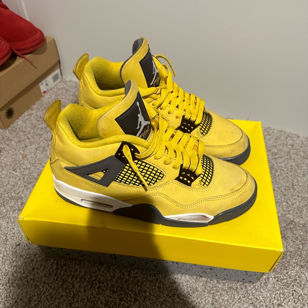 Lightning 4s men size 8.5